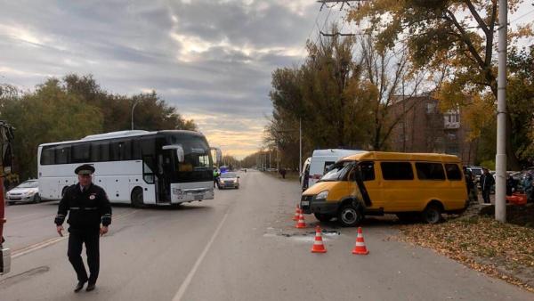В Ростовской области в ДТП с автобусом пострадали люди